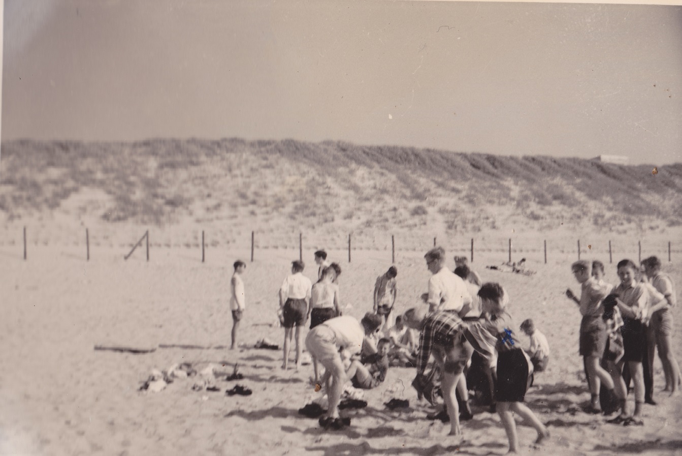 Juli 1958. Wassenaarse Slag. Het dichtsbij gelegen strand vanuit Beresteyn.